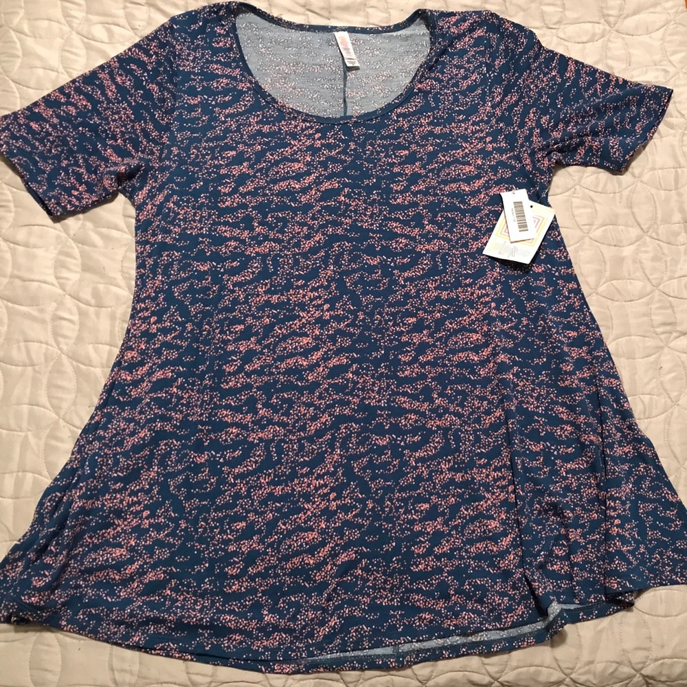 Lularoe medium perfect T