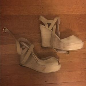 Nude wedges