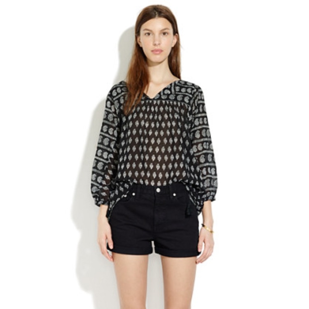 High-rise black Madewell cut off shorts