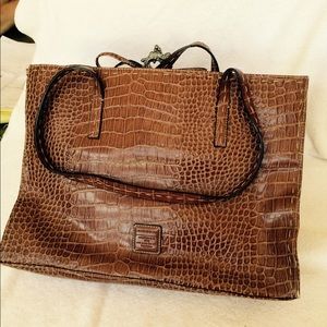 Liz Claiborne computer 💻 bag.  Reptile design