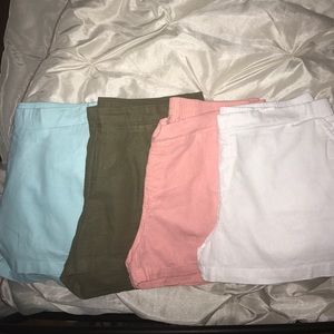 4 pairs of linen shorts