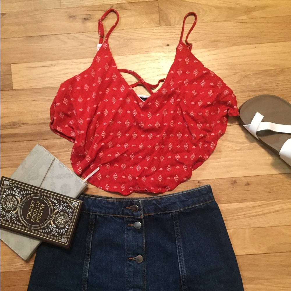 ⚡️2 for 15⚡️ Adorable Red Crop Top