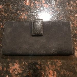 100% authentic Gucci wallet