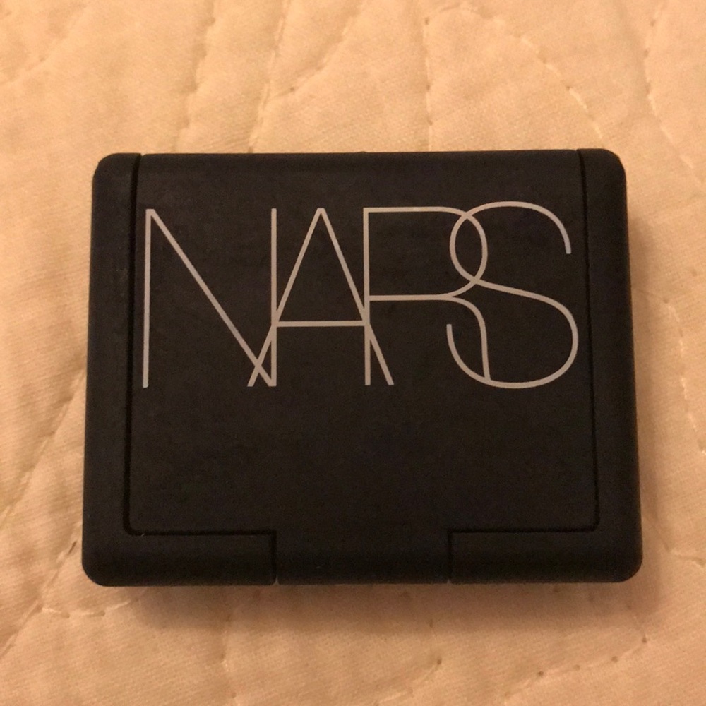 NARS blush "Goulue" - warm berry w/ gold shimmer