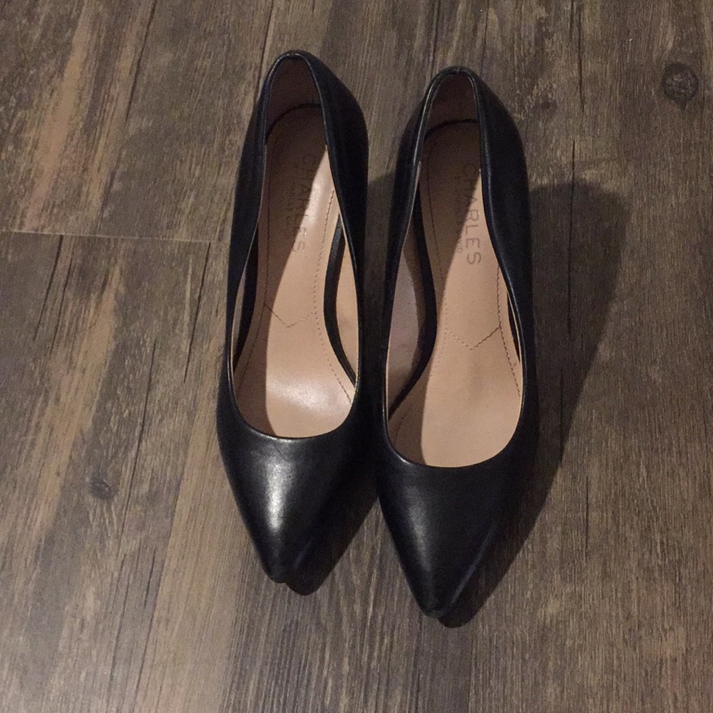 Black leather Charles by Charles David pumps