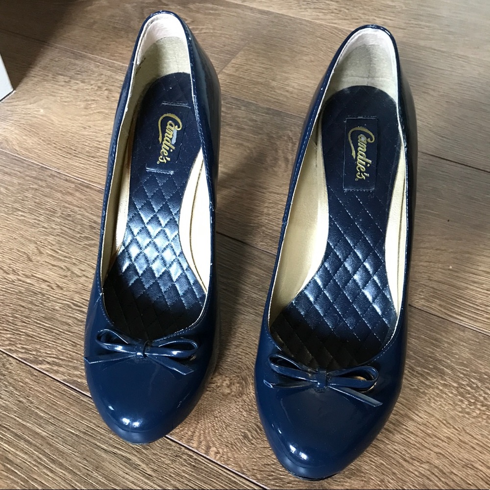 Gorgeous Navy Candie's "Molliee" Pumps