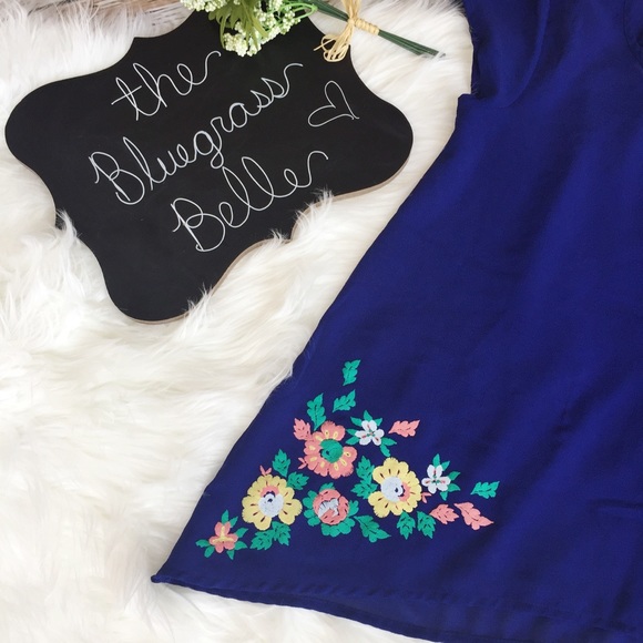 Beautiful Floral Light Shirt - Picture 3 of 5