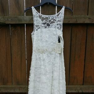 BB Dakota Lace Wedding Dress size 2