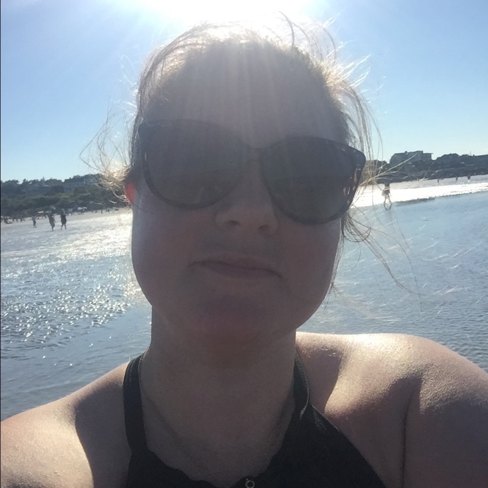 Meet your Posher, Crystal