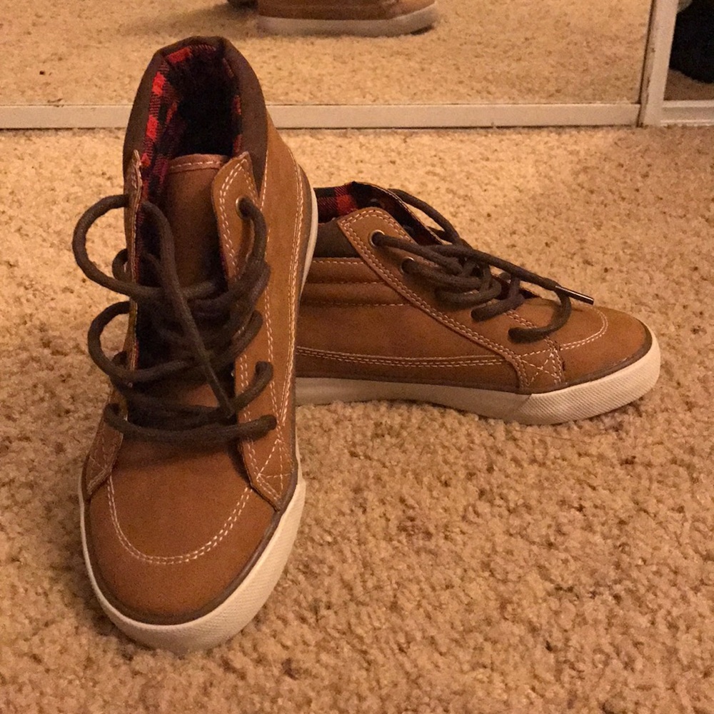 Size 13 high top sneakers.