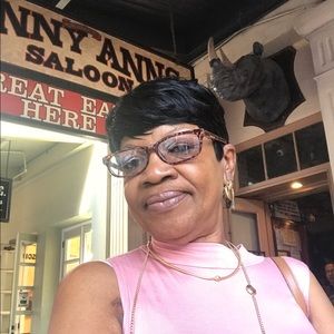 Meet your Posher, Debra