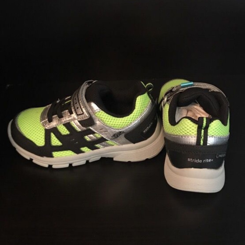 NIB Stride Rite Sneakers Kids Boys 10.5W