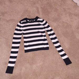 Cropped long sleeve shirt