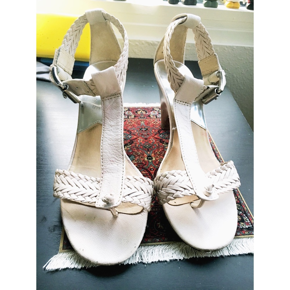 Michael Kors Cream Sandals Size 8