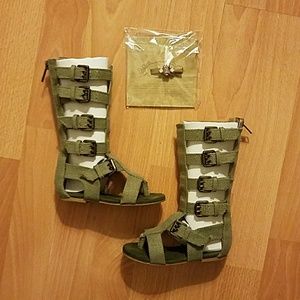 JOYFOLIE TODDLER GIRLS GLADIATOR SANDALS..SOO CUTE