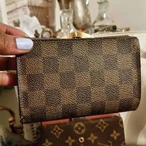 Louis Vuitton  Damier Wallet/ THIS MY FINAL PRICE!