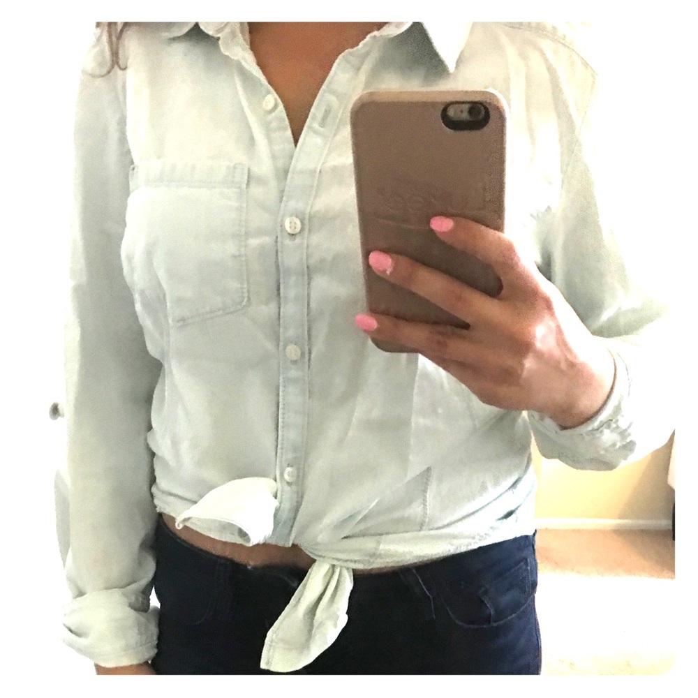 Caslon light blue chambray button up blouse