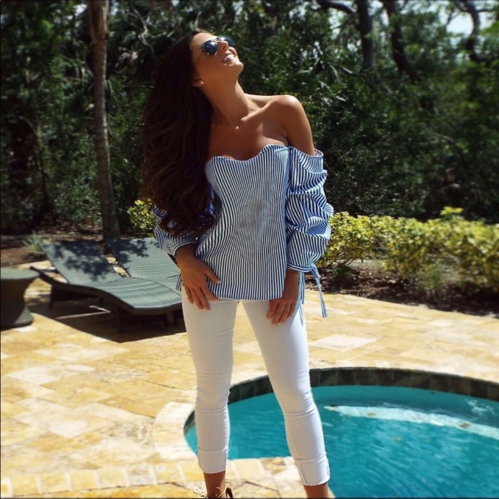 Off the shoulder striped top with puffy sleeves. - Picture 5 of 7