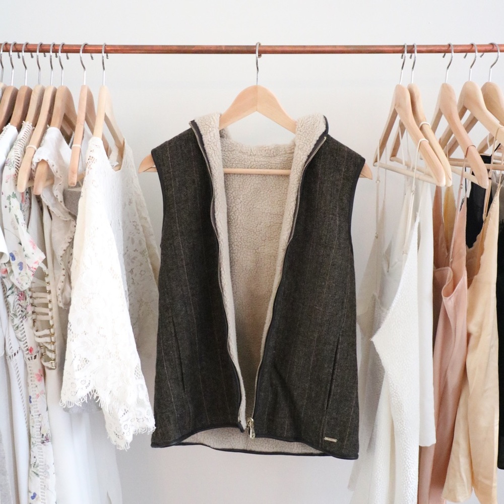 Reversible herringbone vest
