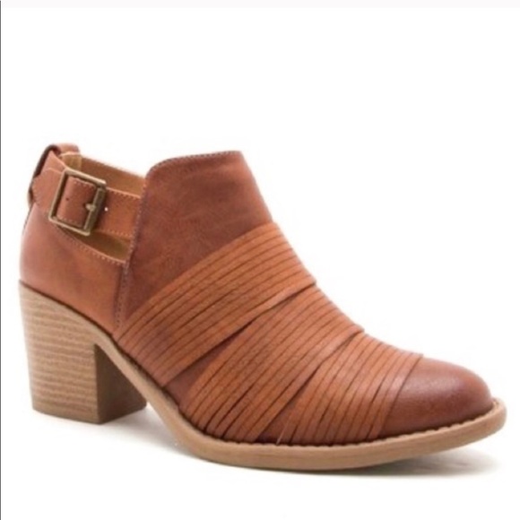 📌SALE📌NWT🔹ELIZA Cute Buckle Booties - Picture 2 of 2