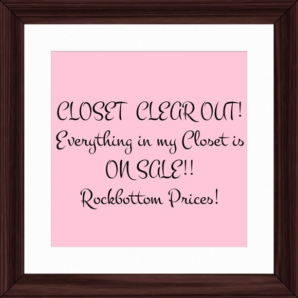 🎉CLOSET CLEAR OUT!🎉 - Picture 1 of 1