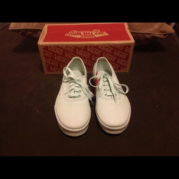 Authentic Vans - Picture 3 of 4