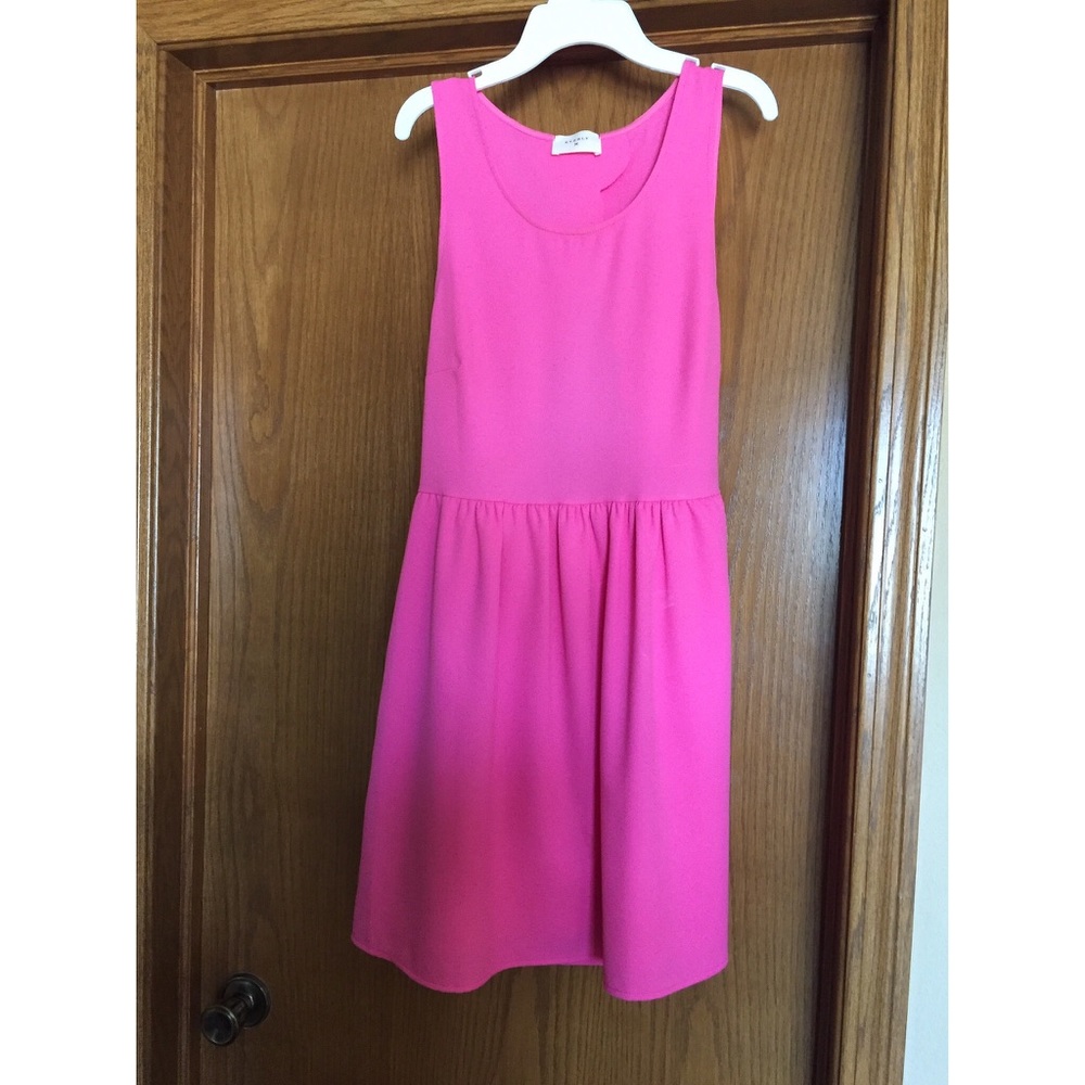 Open back dress with scalloped trim