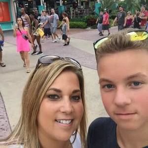 Meet your Posher, Denise