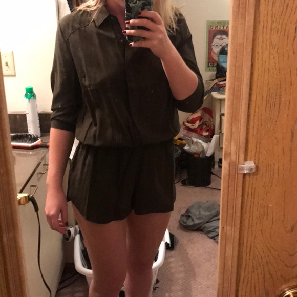 1/2 sleeve Romper - Picture 1 of 2