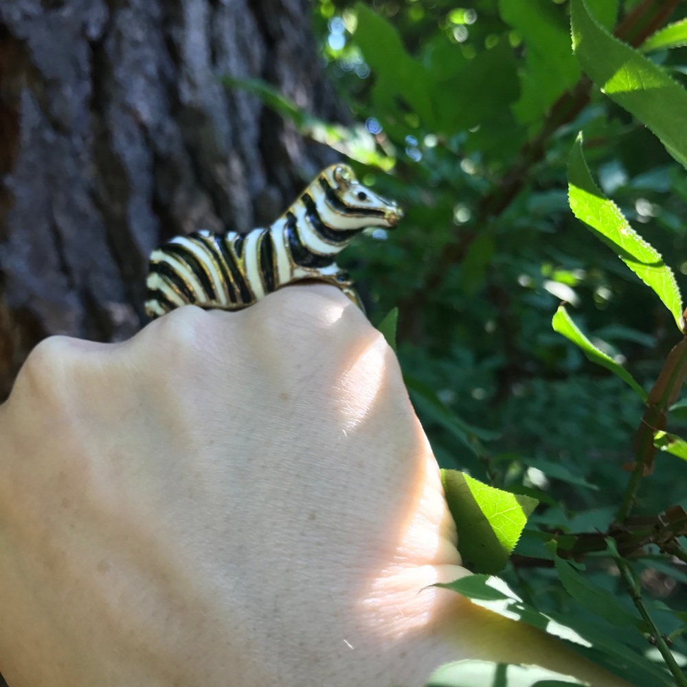Vintage Brass & Enamel Zebra Two Finger Ring 🐴 - Picture 2 of 2