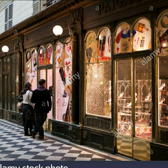 Meet your Posher, Veronica - Picture 2 of 2