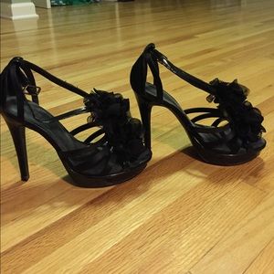Barely worn ALDO black heels (size US 7)