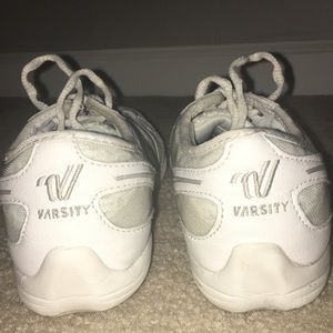 Cheer shoes