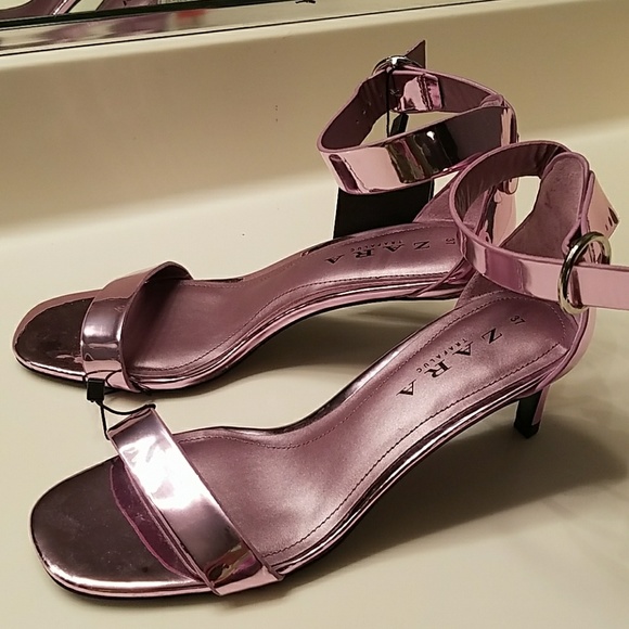 Sandals - Picture 3 of 4