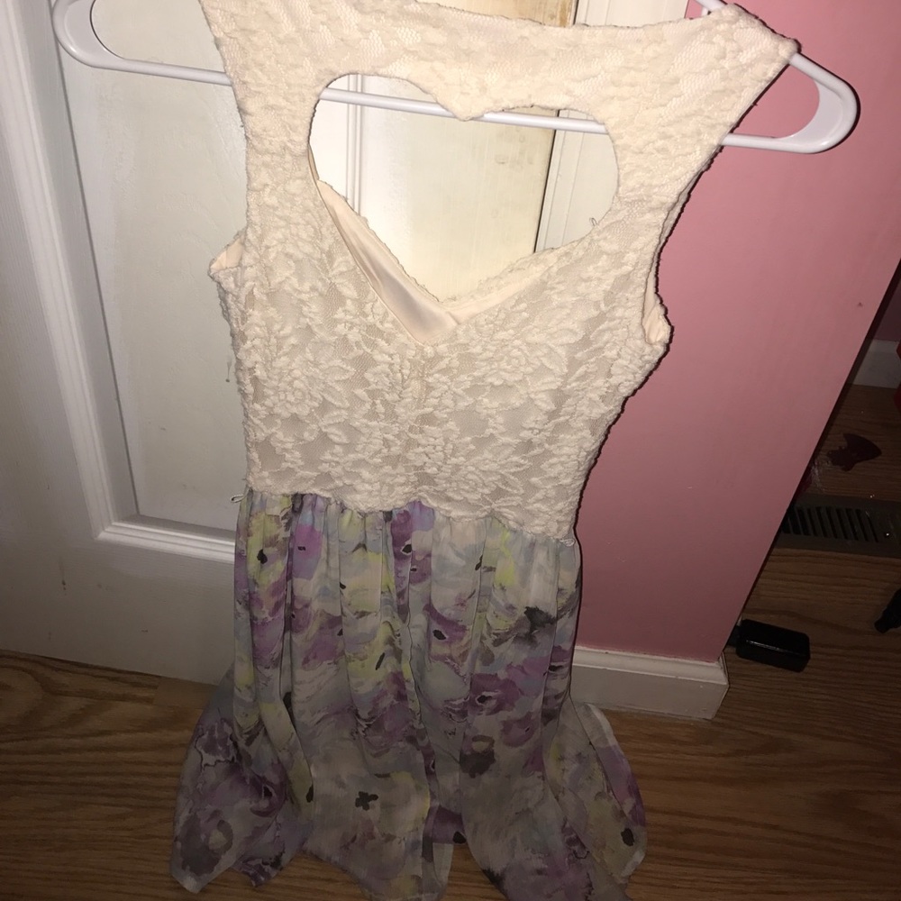 Dress - Picture 3 of 3