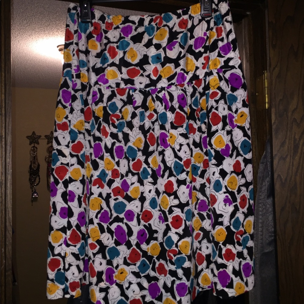 Pretty flower skirt!