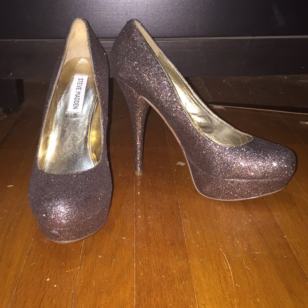 Gold/Purple glitter pumps 👠