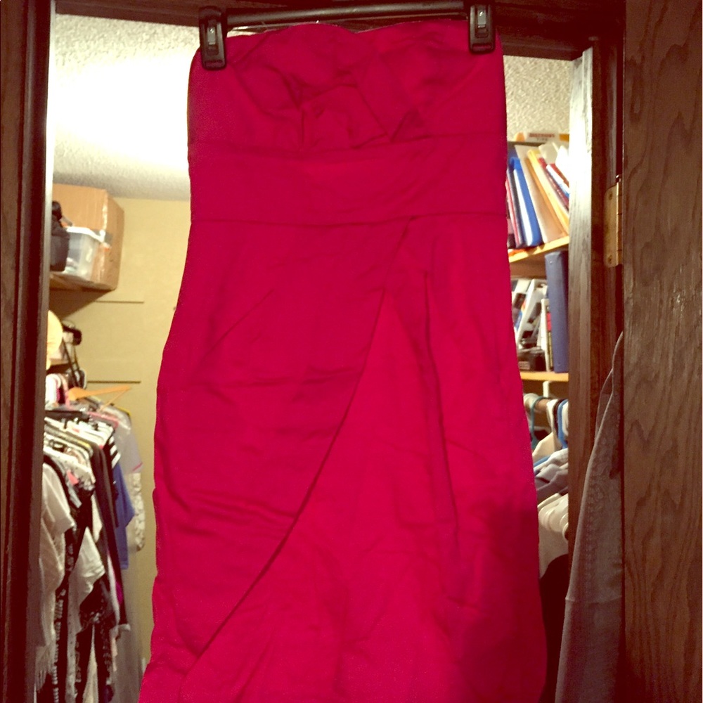 Beautiful pink strapless dress!