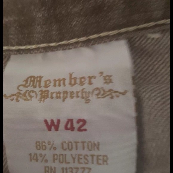 Shorts - Picture 2 of 3