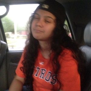 Meet your Posher, Nely