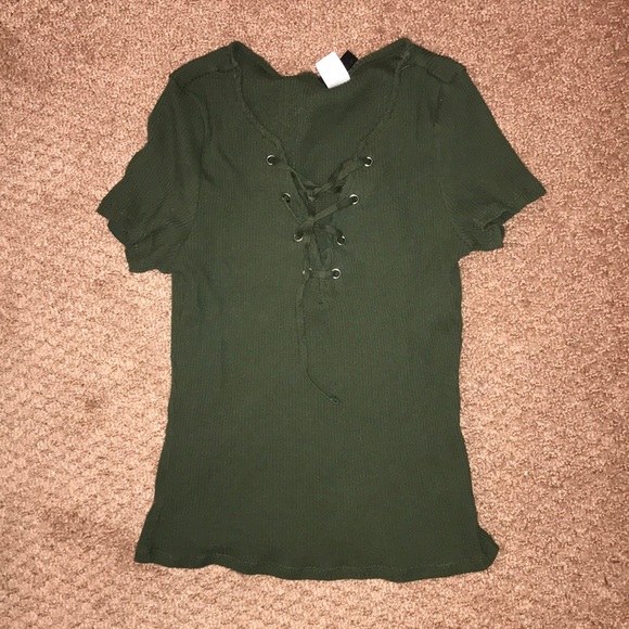 Green lace V top - Picture 1 of 1