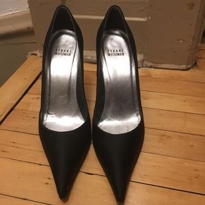 LAST CHANCE Stuart Weitzman pointed-toe heels