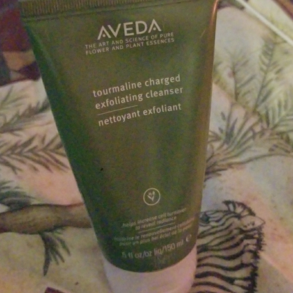 Aveda Tourmaline Charged Exfoliating Cleanser