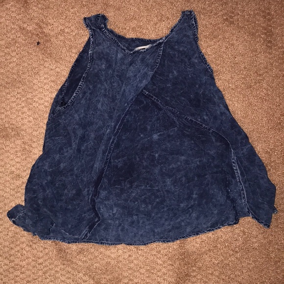 Open back flowy Tank - Picture 2 of 2