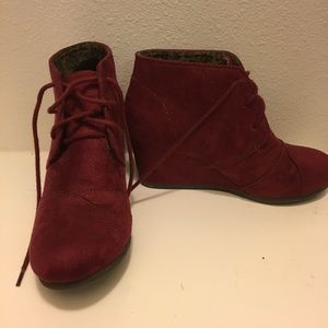 Cute maroon wedge booties