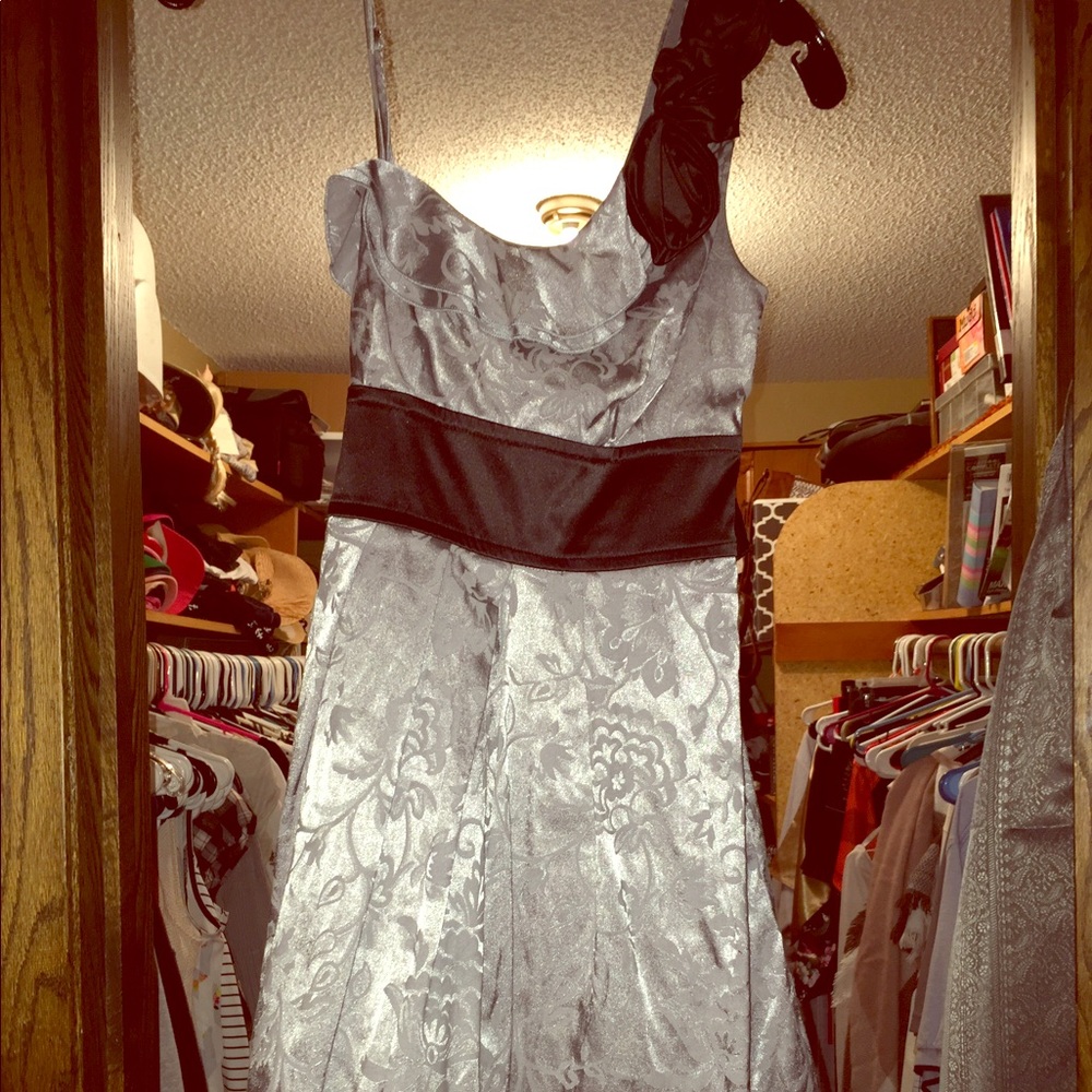 1 or 2 shoulder dress!