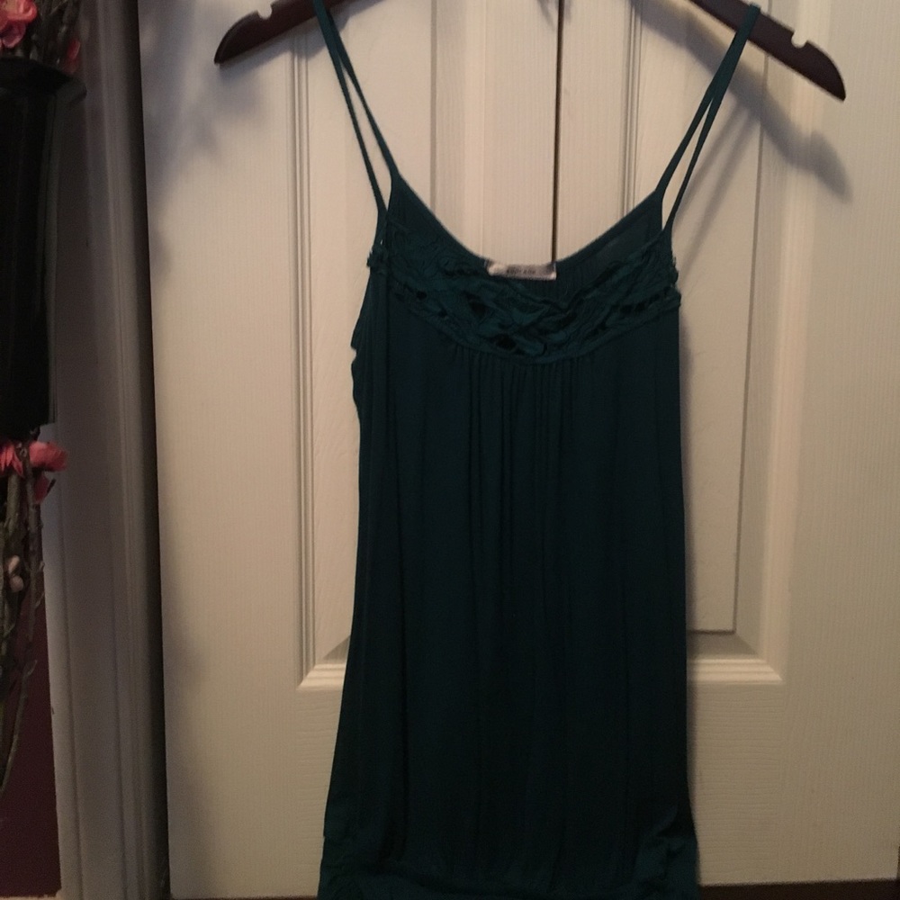 Soprano: teal tank with small detail