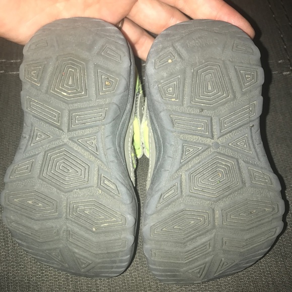 Oshkosh boys Velcro sandals neon/grey. Gently used - Picture 4 of 5