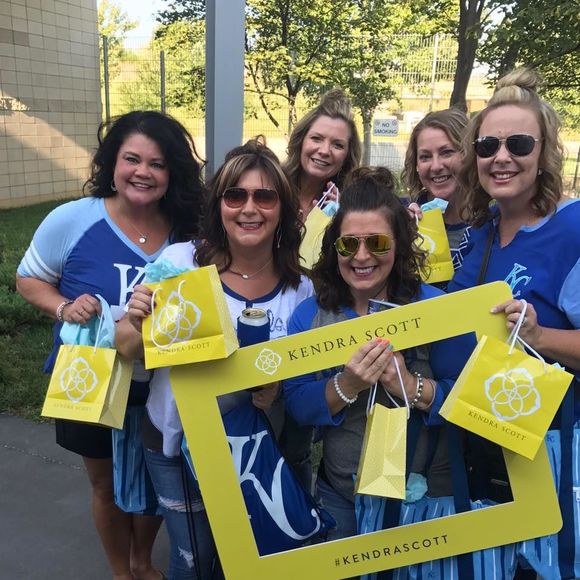 Meet your Posher, Patty - Picture 2 of 2