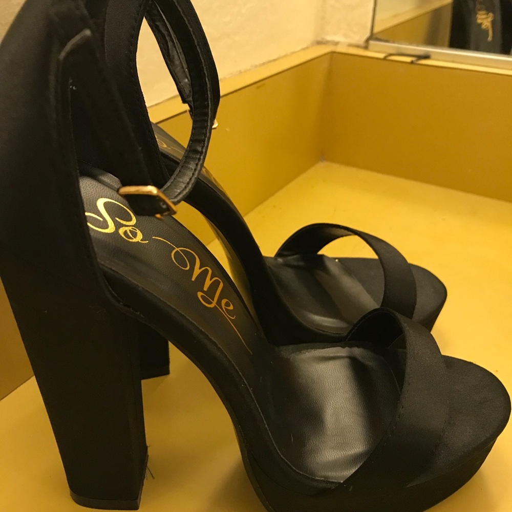 Black Fashion Nova Strappy Heels